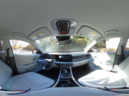 Used 2025 Hyundai Kona SEL image 38