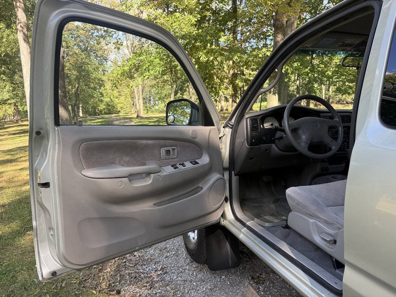 Used 2003 Toyota Tacoma PreRunner w/ SR5 Pkg RWD image 49