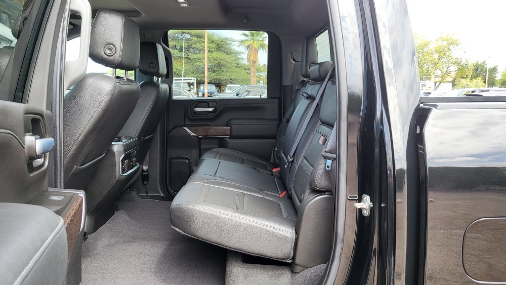 Used 2021 GMC Sierra 2500 Denali w/ Denali Black Diamond Edition AWD/4WD image 23
