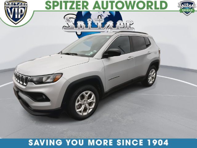 Used 2024 Jeep Compass Latitude AWD/4WD image 4