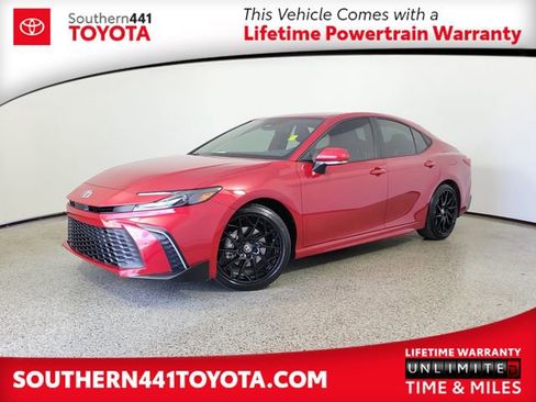 Used 2026 Toyota Camry SE FWD image 1
