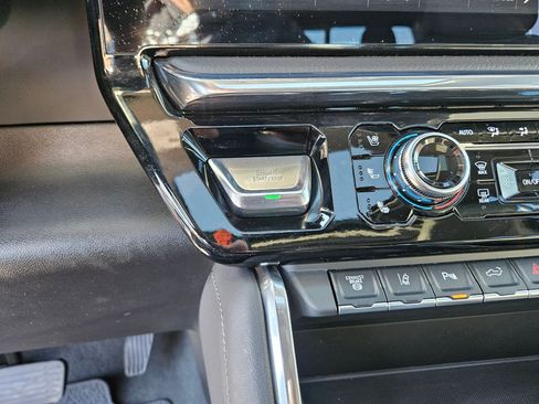 Used 2025 GMC Sierra 3500 Denali image 20