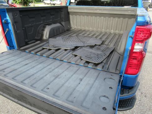 Used 2024 Chevrolet Silverado 1500 Custom w/ Rally Edition RWD image 9
