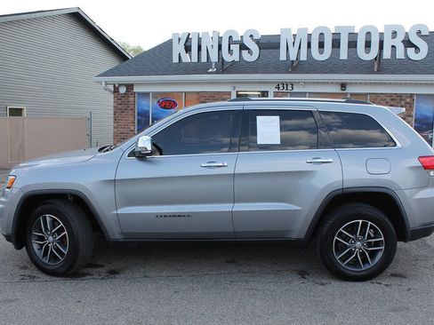 Used 2017 Jeep Grand Cherokee Limited AWD/4WD image 2