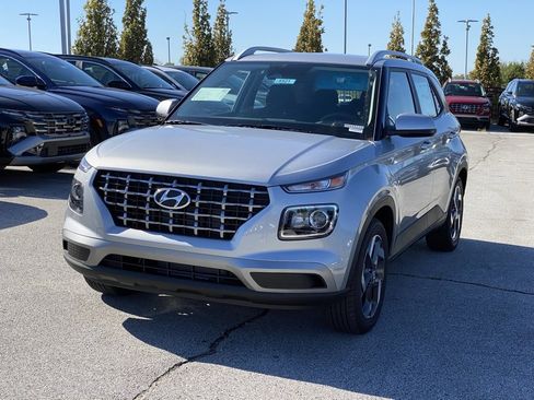 New 2026 Hyundai Venue SEL image 3