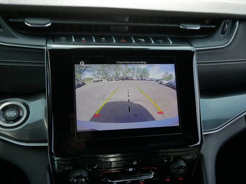 Used 2021 Jeep Grand Cherokee L Laredo AWD/4WD image 17