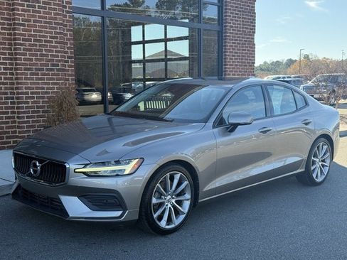 Used 2019 Volvo S60 T5 Momentum w/ Premium Package image 1