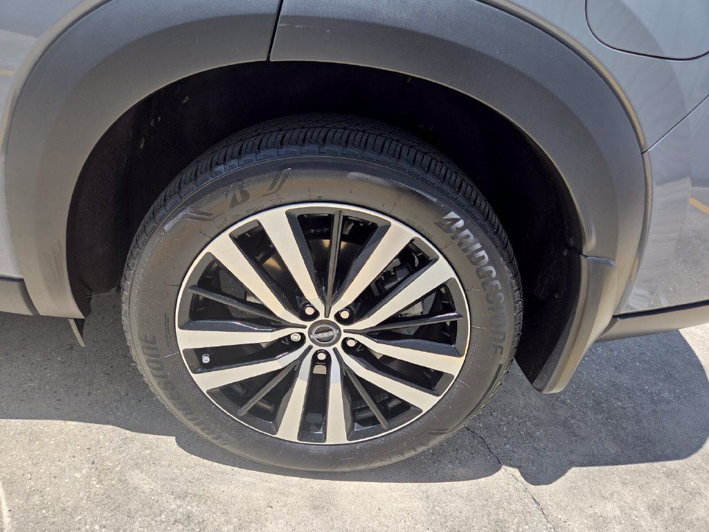 Used 2025 Nissan Pathfinder Platinum w/ Cargo Package FWD image 27