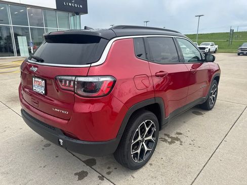 Used 2025 Jeep Compass Limited AWD/4WD image 29