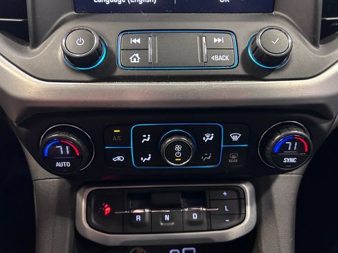 Used 2020 GMC Acadia SLE w/ Driver Convenience Package FWD image 17