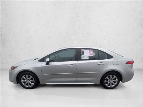 Certified 2025 Toyota Corolla LE image 2