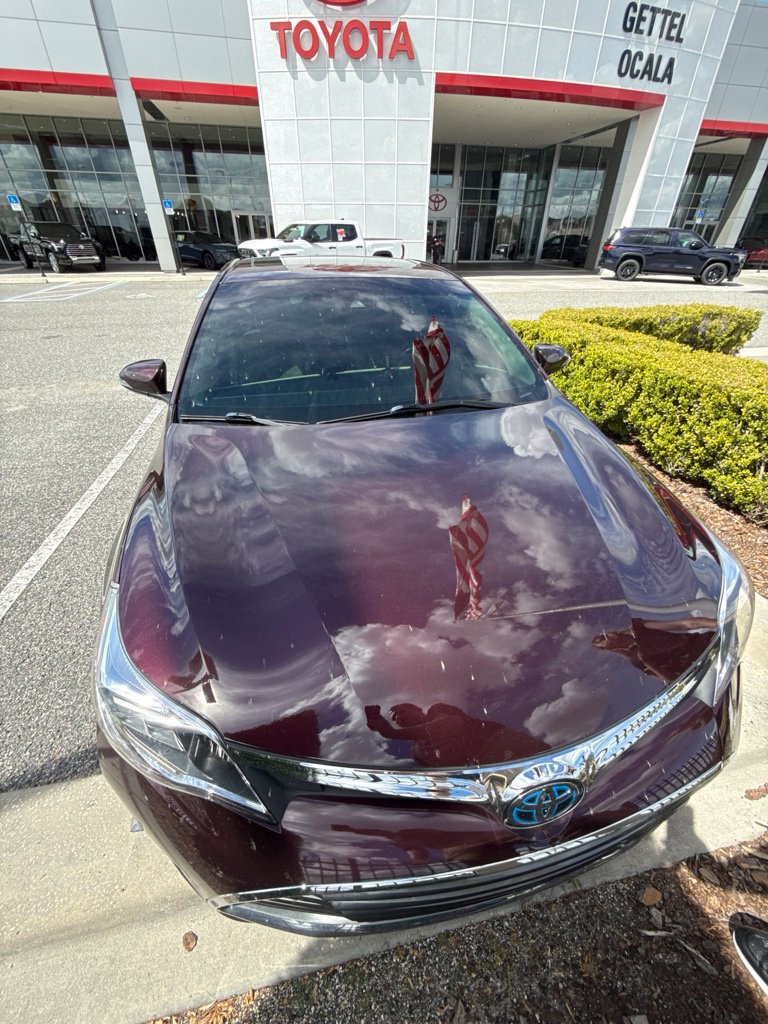 Used 2018 Toyota Avalon Limited FWD image 2