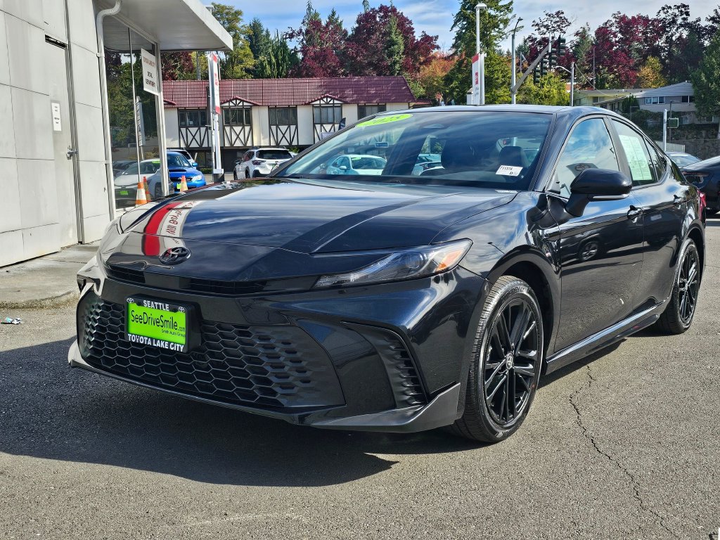 Certified 2025 Toyota Camry SE w/ Convenience Package AWD/4WD image 3
