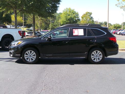 Used 2017 Subaru Outback 2.5i Premium AWD/4WD image 5