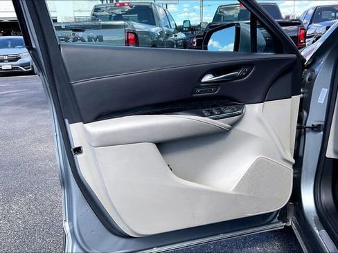 Used 2023 Cadillac XT4 Premium Luxury AWD/4WD image 18