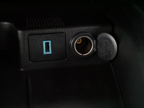 Used 2020 Ford Escape SE Sport image 30