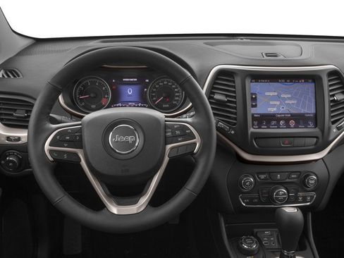 Used 2016 Jeep Cherokee Limited w/ Luxury Group AWD/4WD image 10