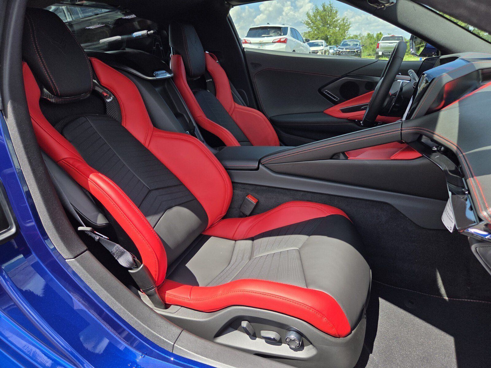 New 2027 Chevrolet Corvette Grand Sport w/ Z52 Sport Performance Package RWD image 9