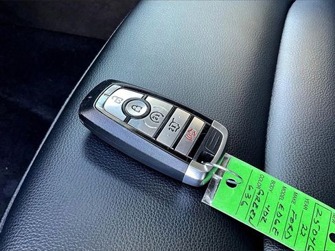 Certified 2022 Ford Edge SEL w/ Convenience Package image 12