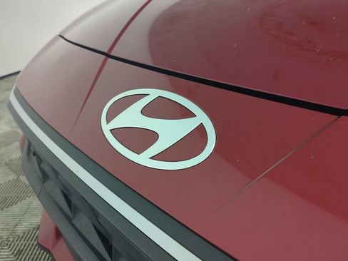 Used 2024 Hyundai Elantra SE FWD image 13