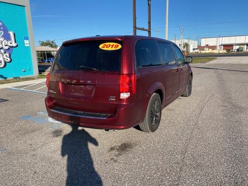 Used 2019 Dodge Grand Caravan GT image 3