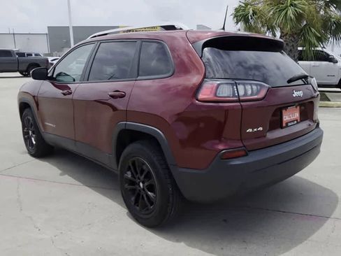 Used 2021 Jeep Cherokee Latitude AWD/4WD image 6