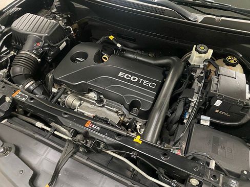 Used 2020 Chevrolet Equinox LT image 16