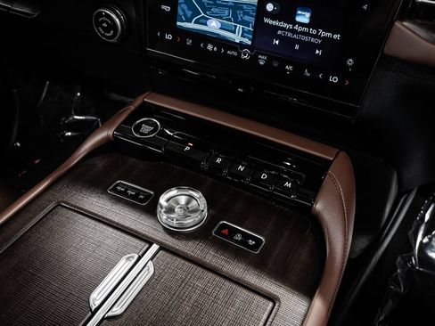 Used 2025 Lincoln Navigator Reserve AWD/4WD image 26