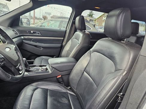 Used 2018 Ford Explorer XLT w/ Equipment Group 202A image 27