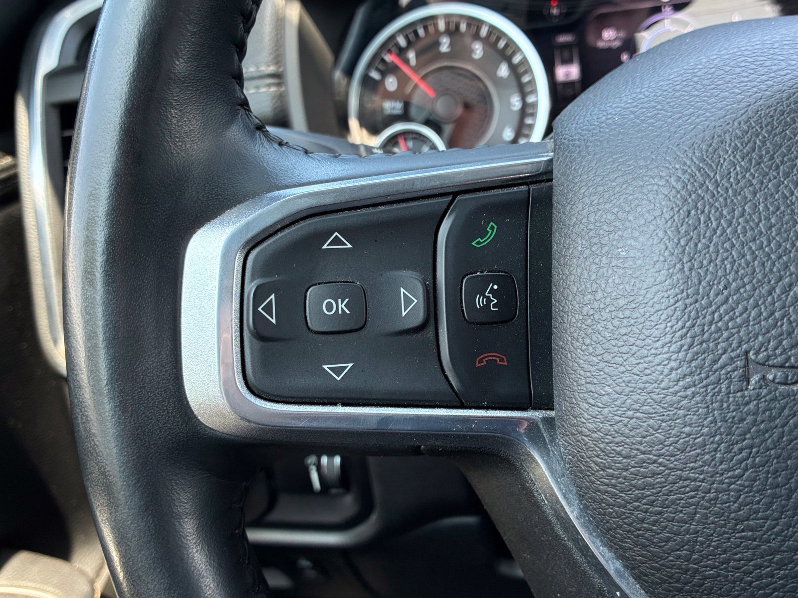Used 2023 RAM 1500 Laramie w/ Off Road Group AWD/4WD image 21