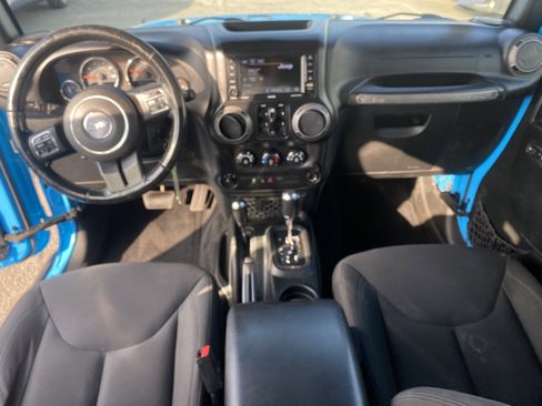 Used 2017 Jeep Wrangler Unlimited Sport w/ Quick Order Package 24S AWD/4WD image 16
