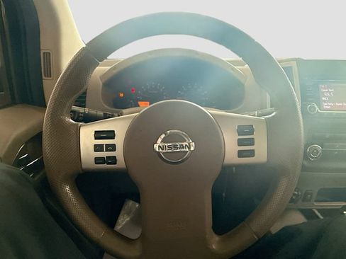 Used 2018 Nissan Frontier SV AWD/4WD image 11