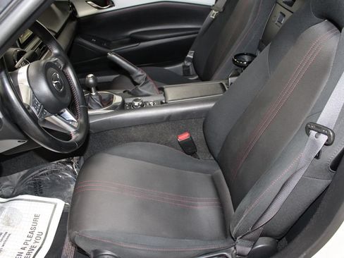 Used 2016 MAZDA MX-5 Miata Club RWD image 17