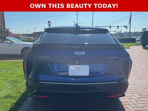 Used 2024 Cadillac Lyriq Tech AWD/4WD image 9