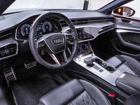 Used 2020 Audi S6 Prestige w/ Prestige Package image 2
