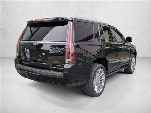 Used 2020 Cadillac Escalade Platinum image 5