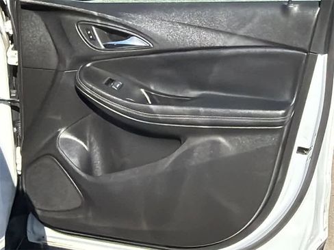 Used 2022 Buick Encore GX Essence image 14