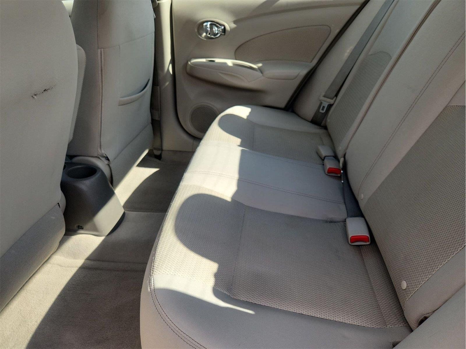 Used 2014 Nissan Versa SV FWD image 1