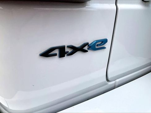 Used 2021 Jeep Wrangler Unlimited Sahara image 9