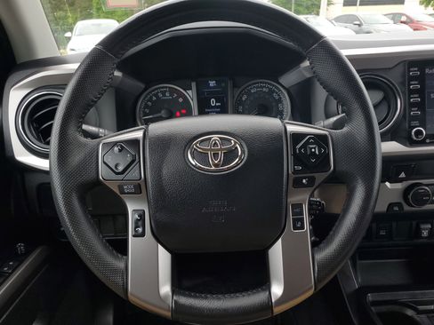 Used 2022 Toyota Tacoma SR5 w/ Technology Package RWD image 21