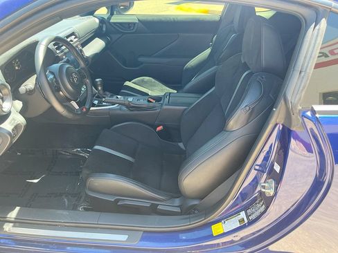 Used 2025 Toyota GR86 Premium RWD image 21