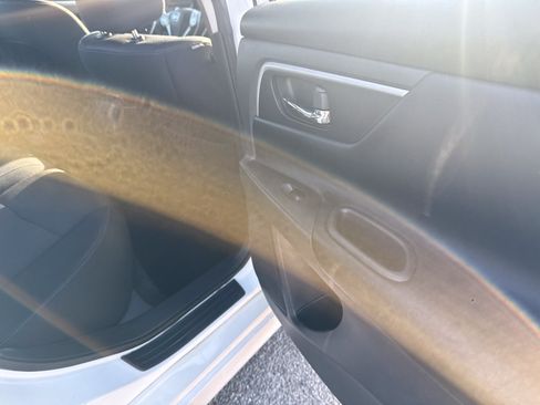 Used 2017 Nissan Altima 2.5 SR FWD image 17