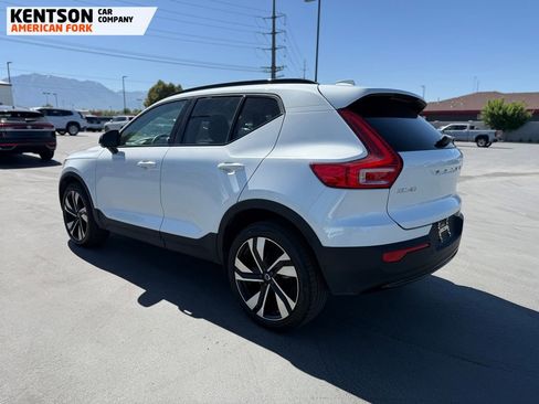 Used 2025 Volvo XC40 B5 Plus AWD/4WD image 2