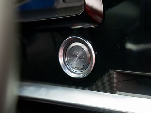 Used 2023 Chevrolet Corvette Stingray w/ Z51 Performance Package image 21