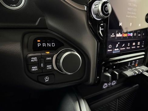 New 2026 RAM 1500 4x4 Crew Cab image 17