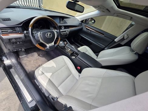Used 2013 Lexus ES 350 w/ Luxury Pkg FWD image 13