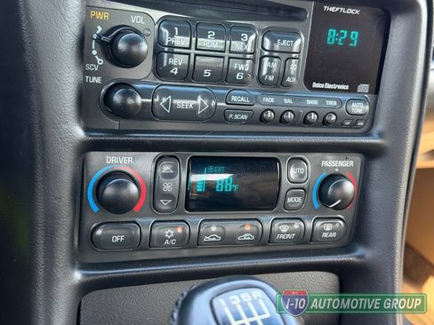 Used 2001 Chevrolet Corvette Convertible w/ Preferred Equipment Group1 RWD image 26