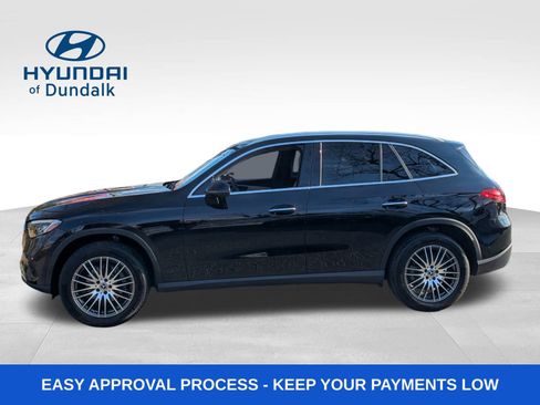 Used 2024 Mercedes-Benz GLC 300 4MATIC image 2