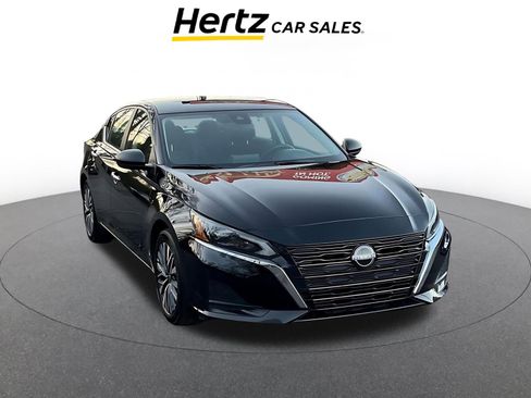 Used 2025 Nissan Altima 2.5 SV image 1
