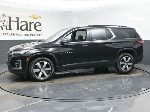Used 2023 Chevrolet Traverse LT w/ LT Premium Package image 32